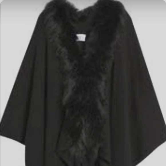 Max Mara (Italy) Cashmere Fox Shawl - Picture 2 of 5